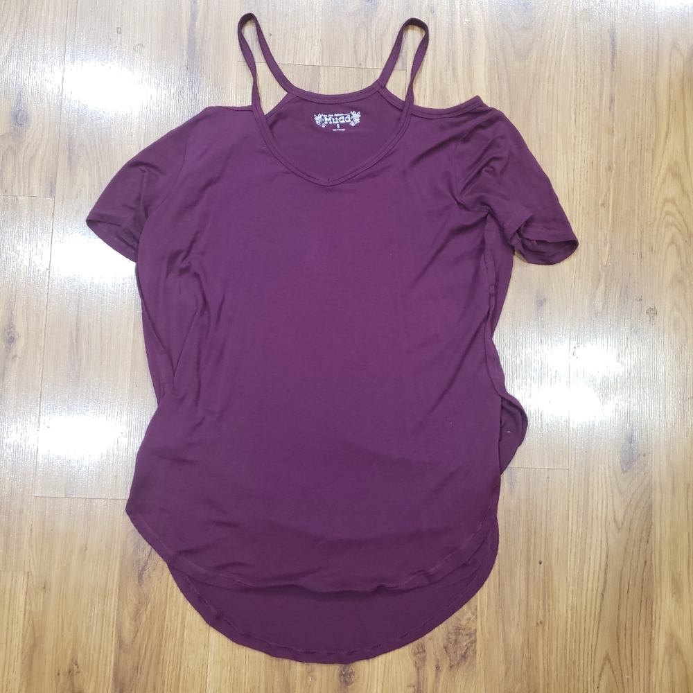 Mudd maroon slit-sides top!